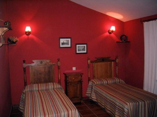 Casa Rural Virgen De La Cabeza Guest House Valencia de Alcantara Bilik gambar